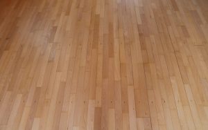 Gør gulvet kønt igen med en gulvafslibning